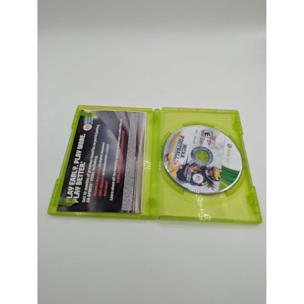 NCAA Football 14 Xbox 360 EA Sports College Football Video Game Denard Robinson - Picture 3 of 4